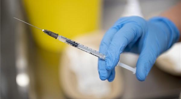 A védőoltás plusz védelmet nyújt a korábban megfertőződötteknek is