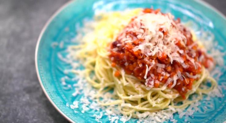 Vöröslencsés spagetti: böjti zöldséges finomság