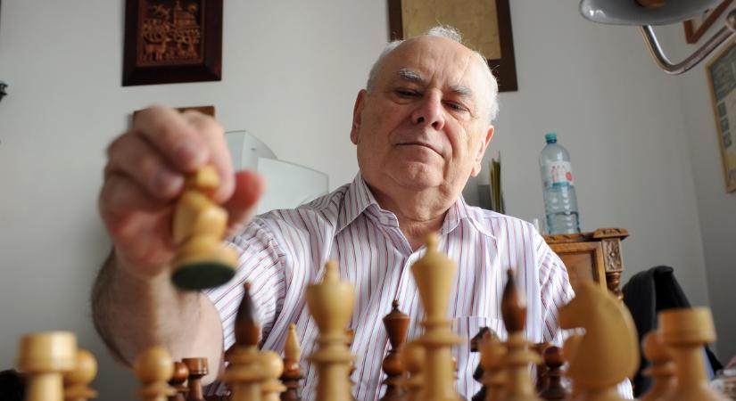 Sakk: csirkecomb helyett steak – Portisch Lajos 85 éves