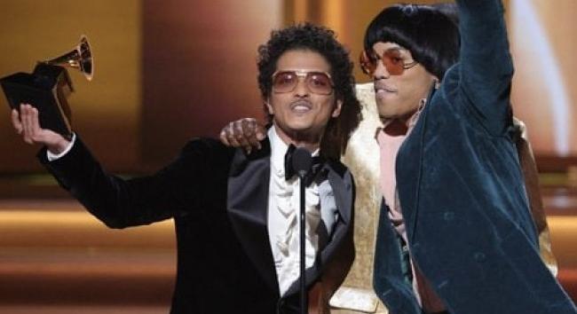Grammy-díj: Bruno Mars utolérte Paul Simont
