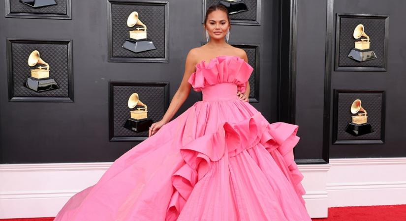 Íme a 2022-es Grammy-díjátadó legszebb ruhái - mesés képgalériával