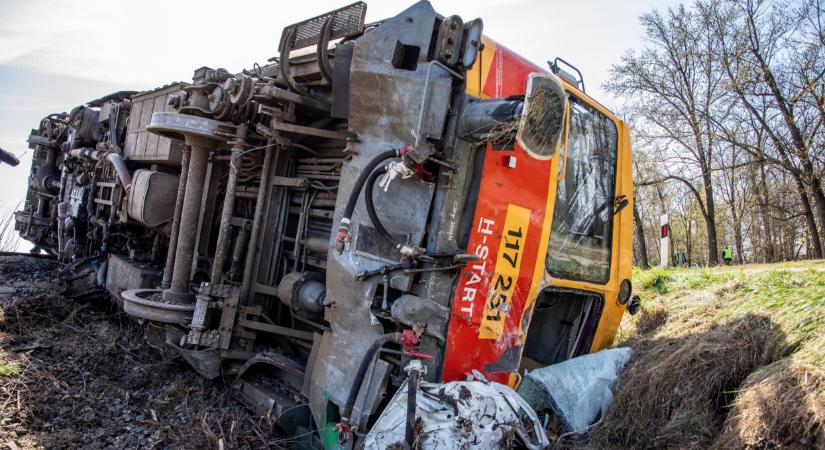 Mindszenti tragédia: a mozdonyvezető nem hibázott, a jelzőlámpa is pirosan villogott