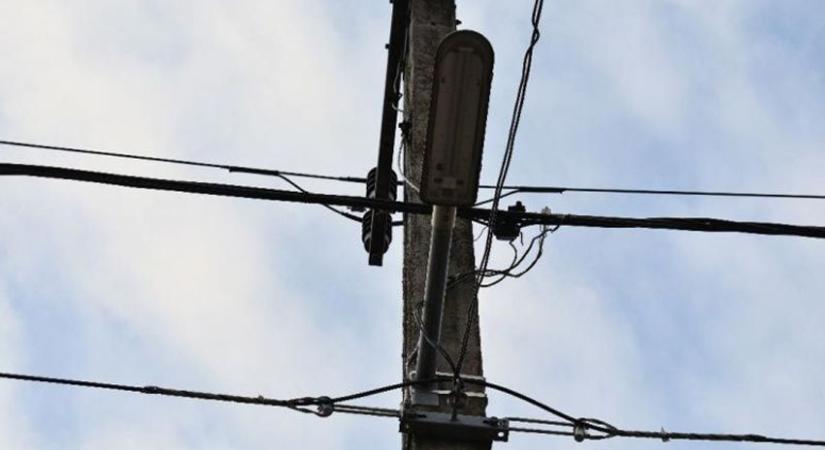 Közel kétmilliós kárt okozott az áramszolgáltatónak egy férfi