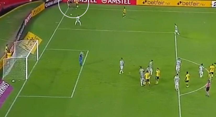 Videó: külsővel lőtt gólt szögletből az ecuadori Barcelona játékosa