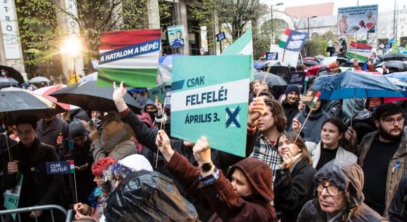 Két mandátumot veszített a Fidesz a külföldi szavazatok beérkezése után