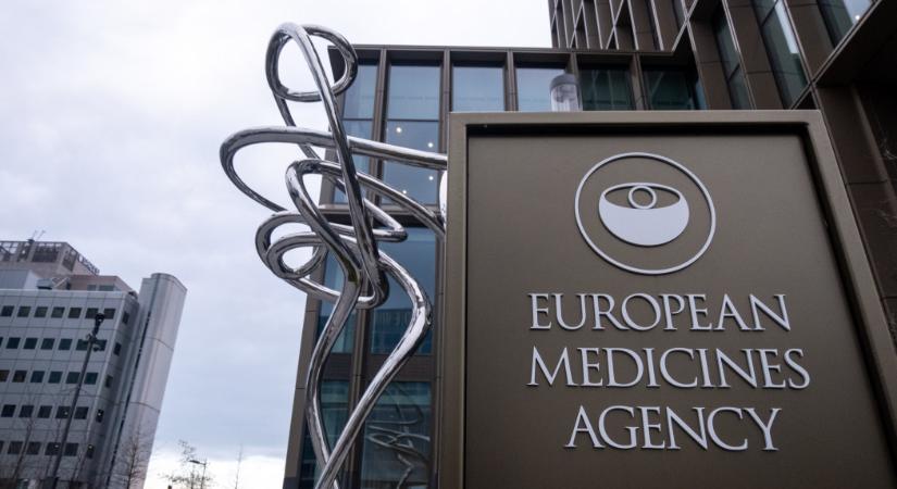 Az Európai Gyógyszerügynökség szerint a 80 év alattiaknál még korai a negyedik oltás az mRNS alapú vakcinákkal