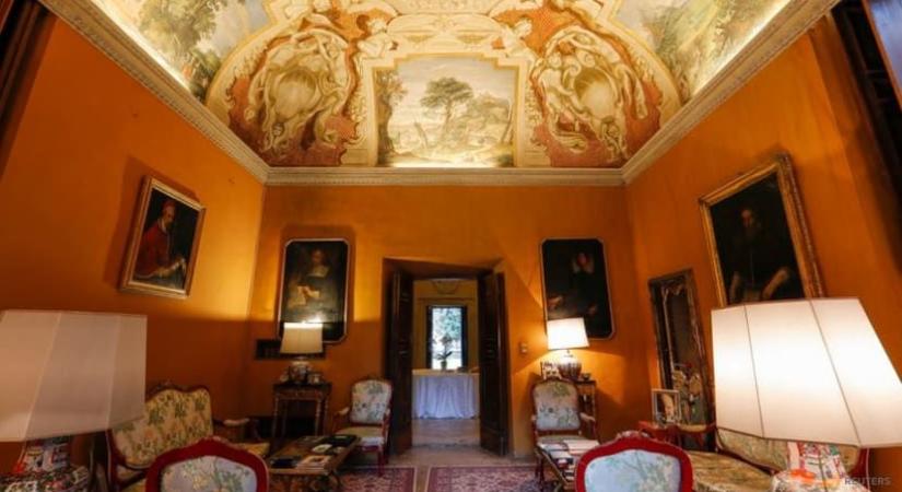 Caravaggio-freskó, 2800 négyzetméter, 40 szoba