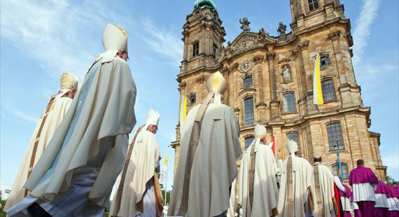 Kisebbségbe kerülhetnek a katolikusok és az evangélikusok Németországban