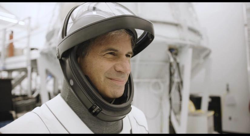 Boldog pészahot kíván az űrből az izraeli űrhajós