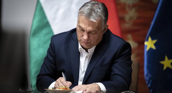 Az ellenzékieknek is üzent Orbán az oltási regisztrációnál megadott e-mail címeken
