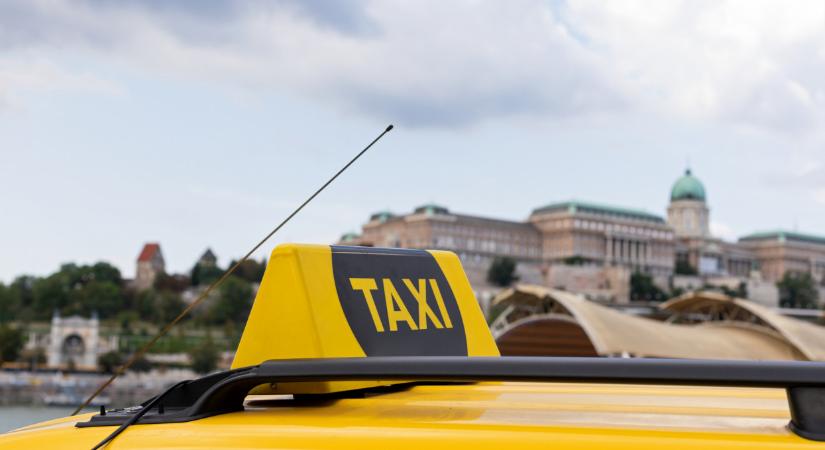 Hivatalos: durvan megemelik a pesti taxiárakat májustól