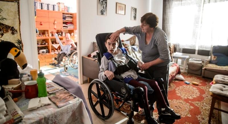 Embertelen választás elé állította a fogyatékossággal élők családját az állam