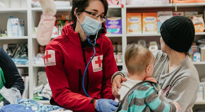 Önkéntes orvosokat, ápolókat keres a Magyar Vöröskereszt