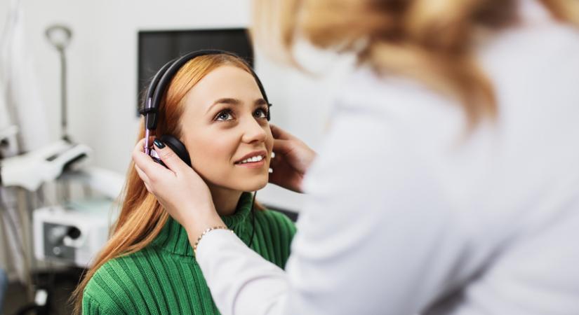 Ezt a hangerőt nem szabad átlépni fülhallgató használatakor – Gyulladást, halláskárosodást okozhatnak az eszközök