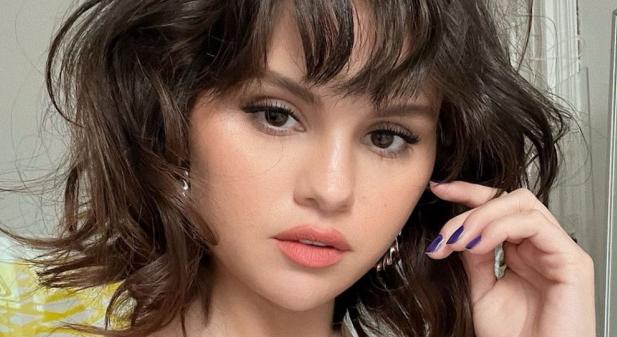 Videó - Selena Gomez a szerelmi élete miatt kesergett