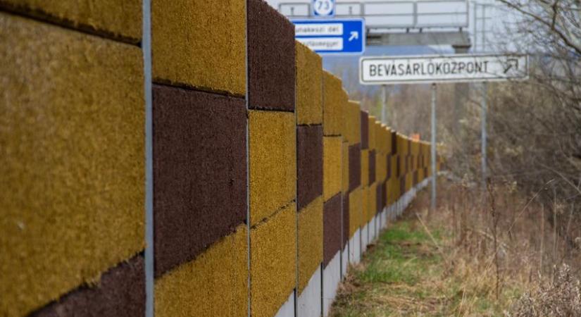 Új típusú zajvédő falakkal kísérletezik a Magyar Közút - Vajon, Vas megyében is alkalmazzák majd? - fotók