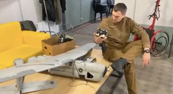 Ragasztószalag tartja össze az orosz drónt, a kamerája pedig egy Canon fényképező