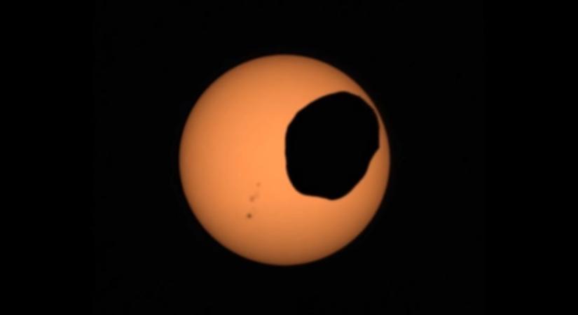 Marsi napfogyatkozást rögzített a Perseverance kamerája