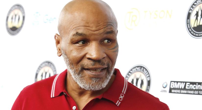 Mike Tyson többször megütötte a túlbuzgó rajongóját, aki nem hagyta békén a repülőn