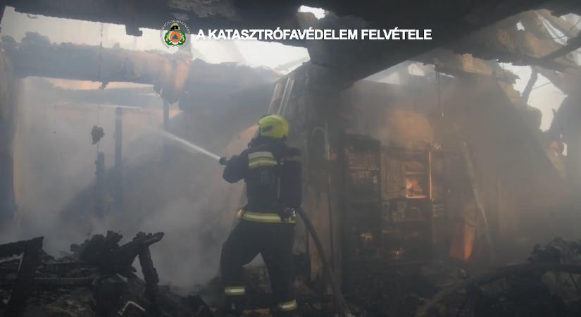 Videón a Budakeszin történt tűzeset, több lakóépület is lángra kapott, óriási a kár