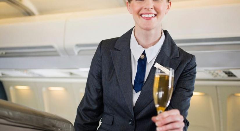 Jó ötlet alkoholt inni a repülőgépen?