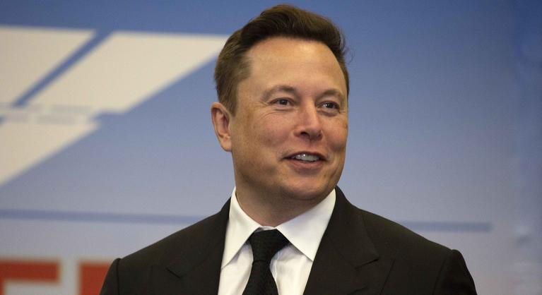 Elon Musk csúnyán kibabrált Nicholas Cage-dzsel, lenyúlta a filmstúdiója pénzét
