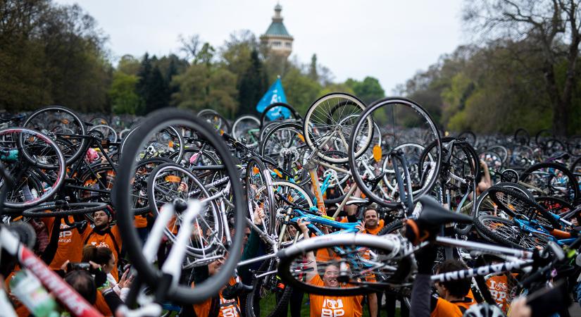 10000 ember bringázott a 2022-es I bike Budapest bringás felvonuláson