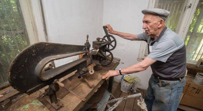 A 100 éves Kertész Imre köszöntése a Dohány utcai Zsinagógában