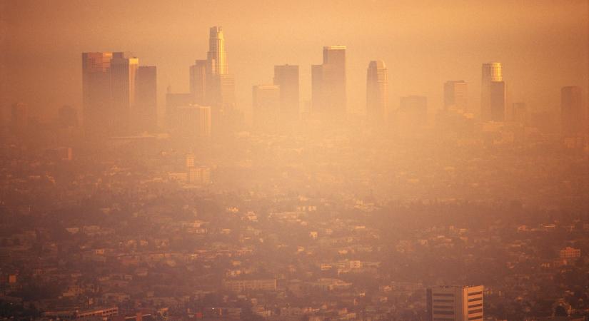Döbbenetes képeken látszik, hogy teheti tönkre a világ legszebb panorámáit a légszennyezés