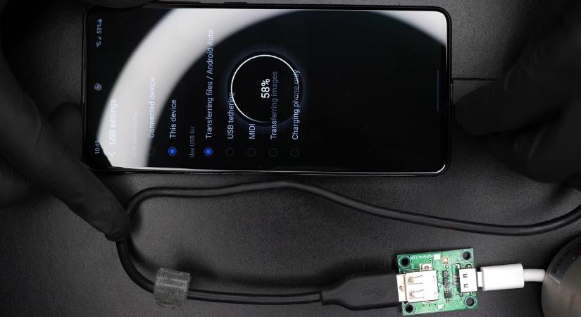 Valaki Lightning portot épített egy androidos mobilba