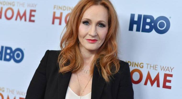 Bosszúból megölte J. K. Rowlingot, Harry Potter megalkotóját egy transznemű író a legújabb könyvében