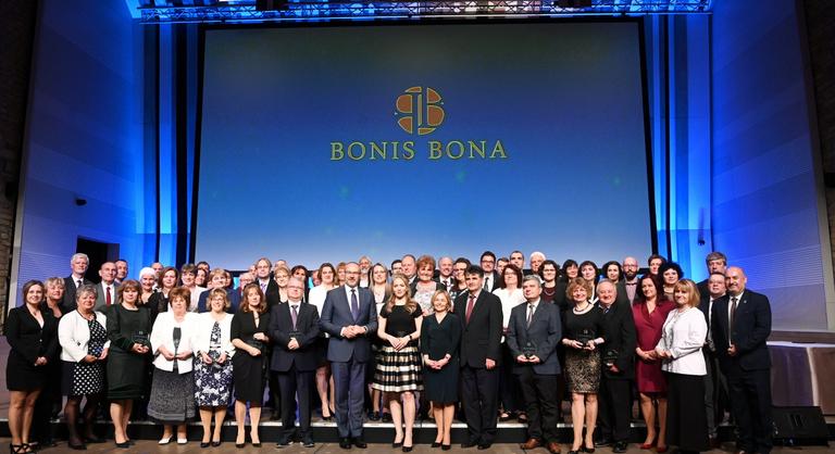 A legkiválóbb tehetséggondozók kapták idén is a Bonis Bona díjakat