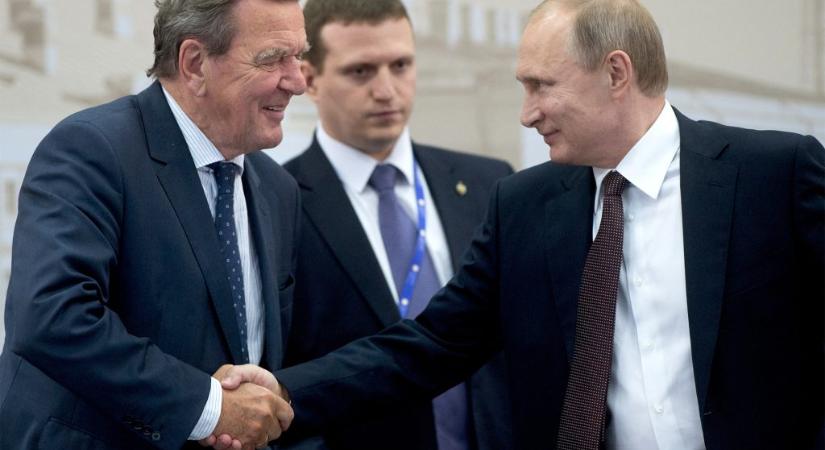 „Németország szégyene” – hiába bírálják, Gerhard Schröder nem lát hibát orosz kapcsolataiban