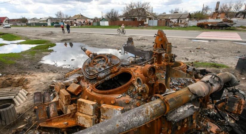 Vízvezetékeket és áramszolgáltatókat bombáztak Luhanszkban - frissül