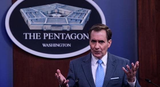 Elcsuklott a Pentagon-szóvivő hangja, amikor az oroszok által elkövetett kegyetlenségekről beszélt