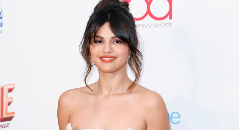 5 divatos hajviselet, ami tökéletesen passzol kerek archoz: Selena Gomez frizurái nőiesek és nyújtják a fejformát