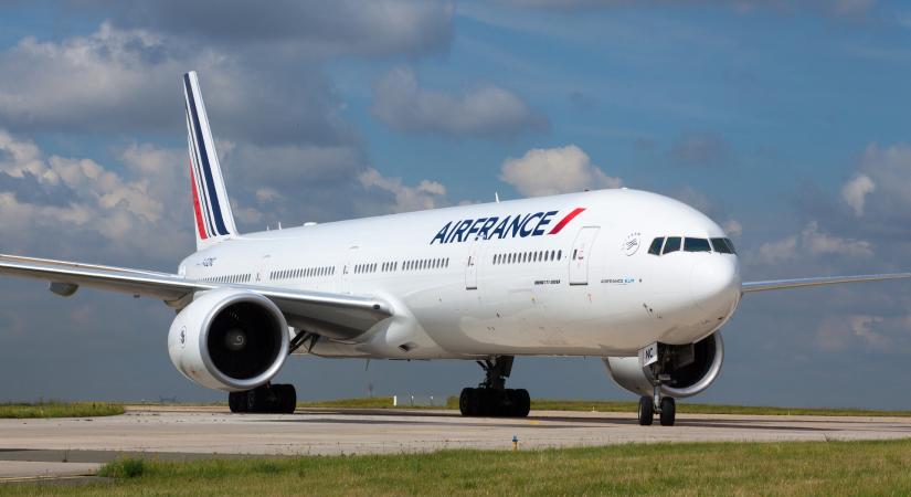 Nem találtak műszaki problémát az Air France Boeing 777-esénél