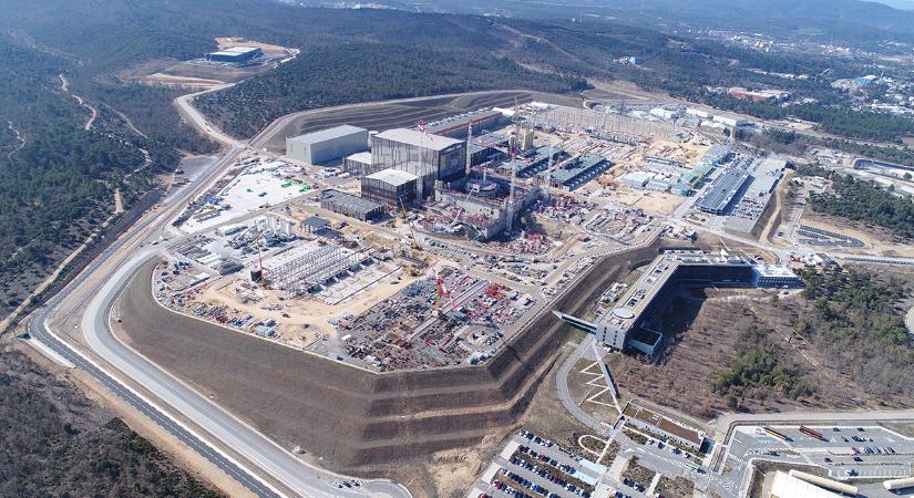 Épül az ITER, a jelenleg épülő legnagyobb fúziós berendezés