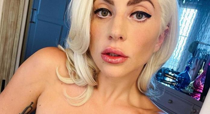 Lady Gaga tangás bikiniben mutatta meg a kerek fenekét – fotó