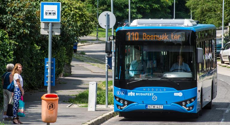 Újabb buszokon lesz első ajtós felszállás hétvégétől