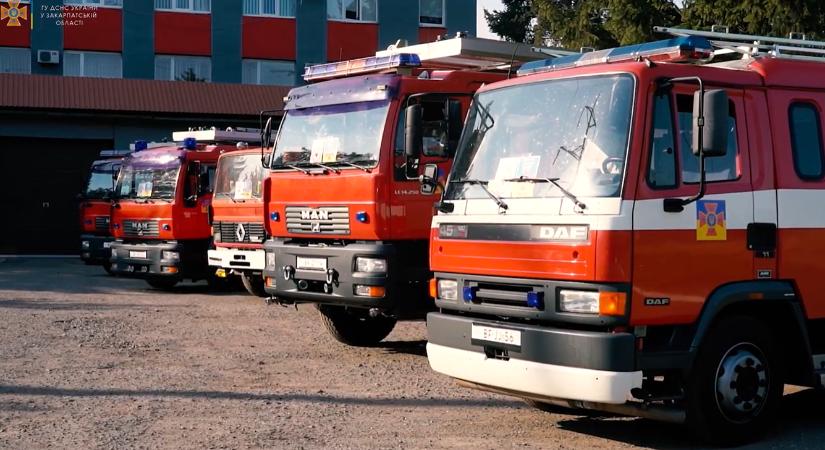 Hollandia hét tűzoltóautót adott át Ukrajnának