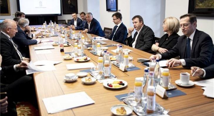 Iparági egyeztetést hívott össze Orbán Viktor