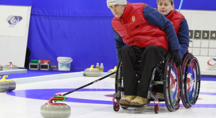 Parasport: vb-ezüstérmes a kerekesszékes curling vegyes páros