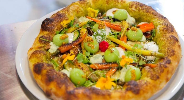 A Kincsem Parkban debütál Lázár séf világszínvonalú pizzája