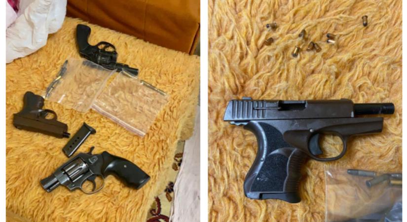 Marihuánát és fegyvereket találtak két férfinél a Munkácsi járásban