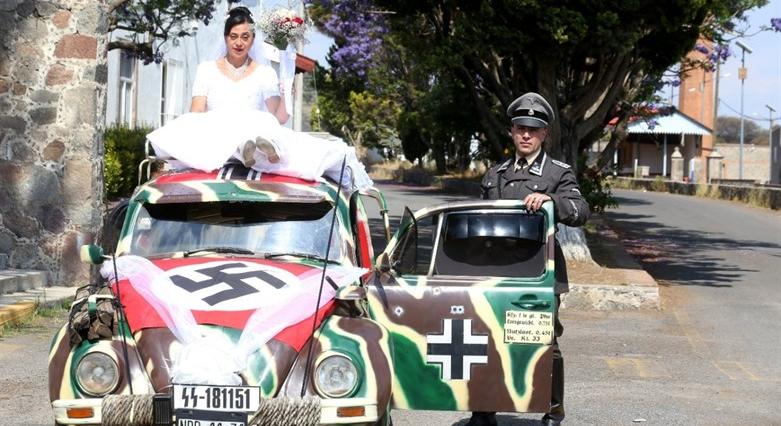 Náci esküvőt tartott egy pár Mexikóban