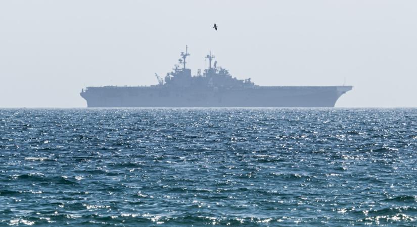 Orosz hadihajó gyulladt ki a Fekete-tengeren