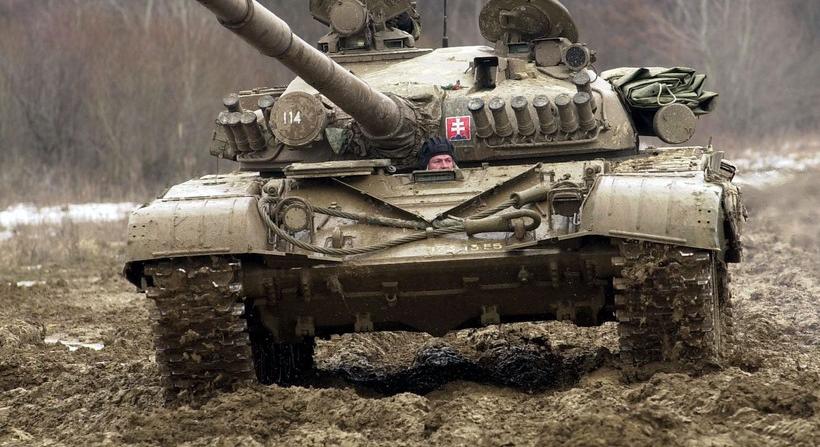 Szlovákia az S–300-as légvédelmi rakéták után tankokat is küldhet Ukrajnába