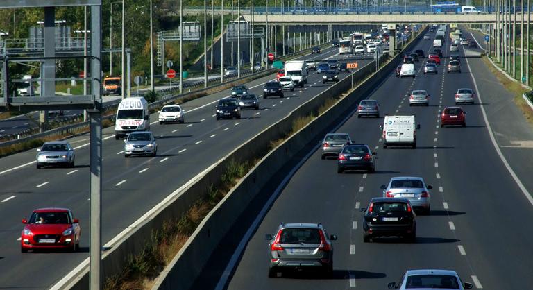 A DK uniós vizsgálatot sürget a magyar autópálya-koncesszió ügyében