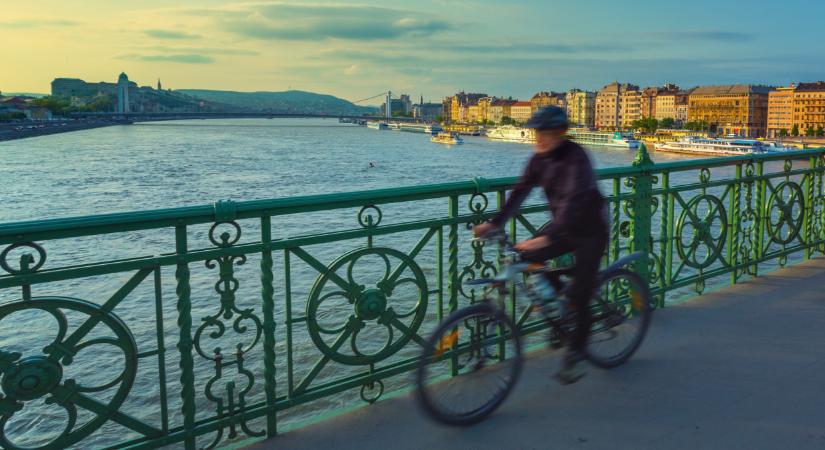 Ma is ellepik a kerékpárosok Budapestet: jócskán felforgatja a fővárosi közelekedést a Giro d'Italia